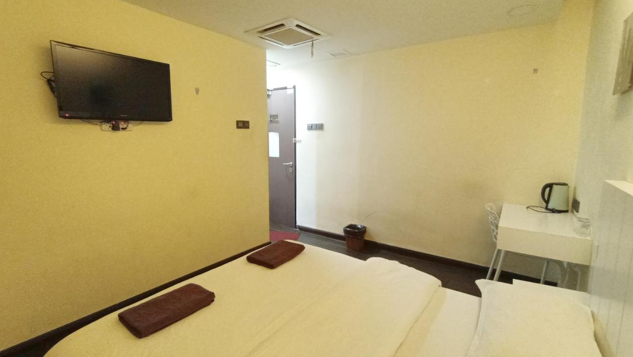 Oyo 90457 Borneo Eco-House Hashtag 12 Boutique Hotel Kota Kinabalu Exterior photo