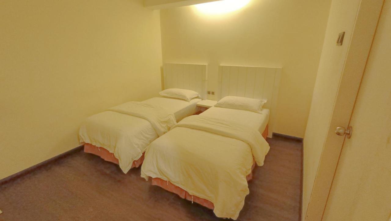 Oyo 90457 Borneo Eco-House Hashtag 12 Boutique Hotel Kota Kinabalu Exterior photo