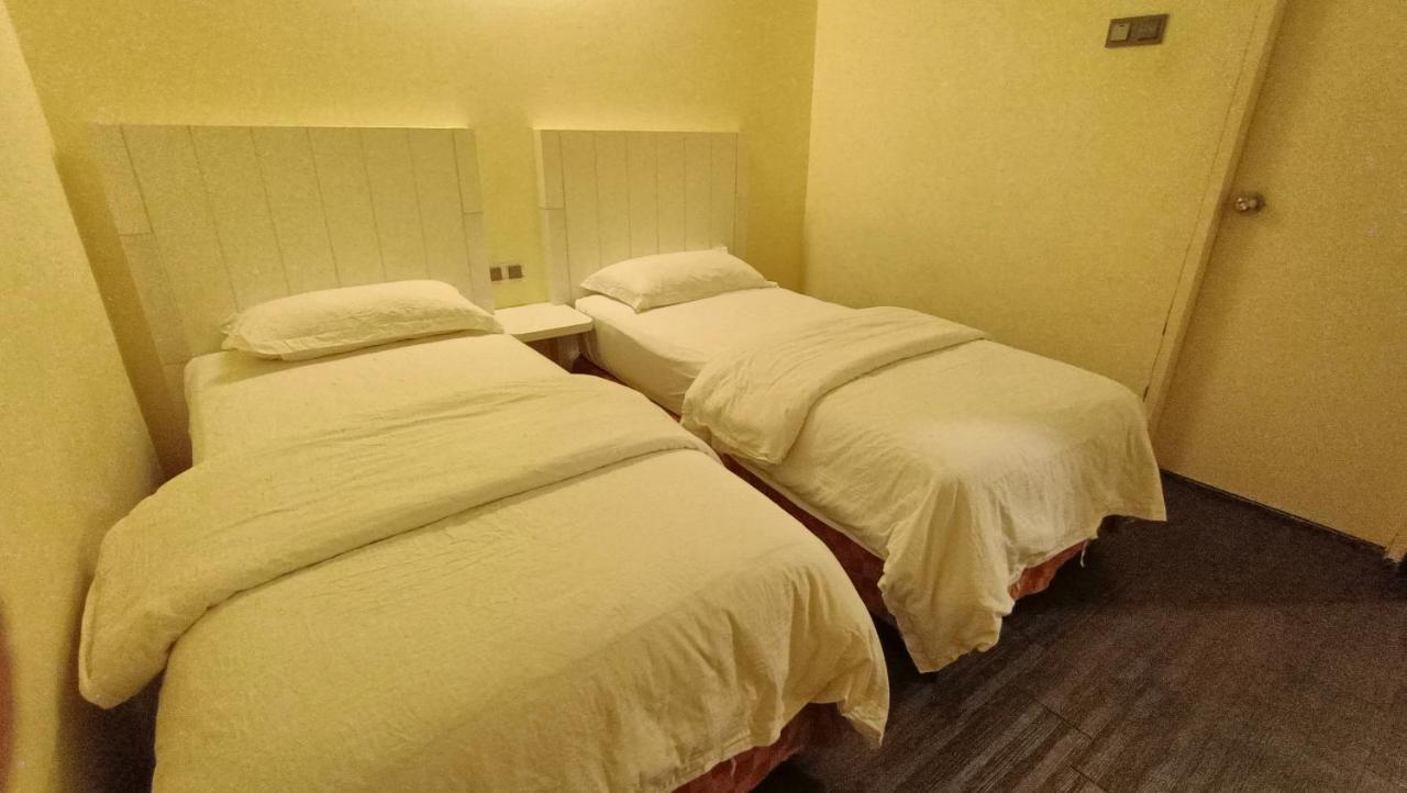 Oyo 90457 Borneo Eco-House Hashtag 12 Boutique Hotel Kota Kinabalu Exterior photo